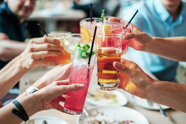 Gefahren von Alkohol für Jugendliche